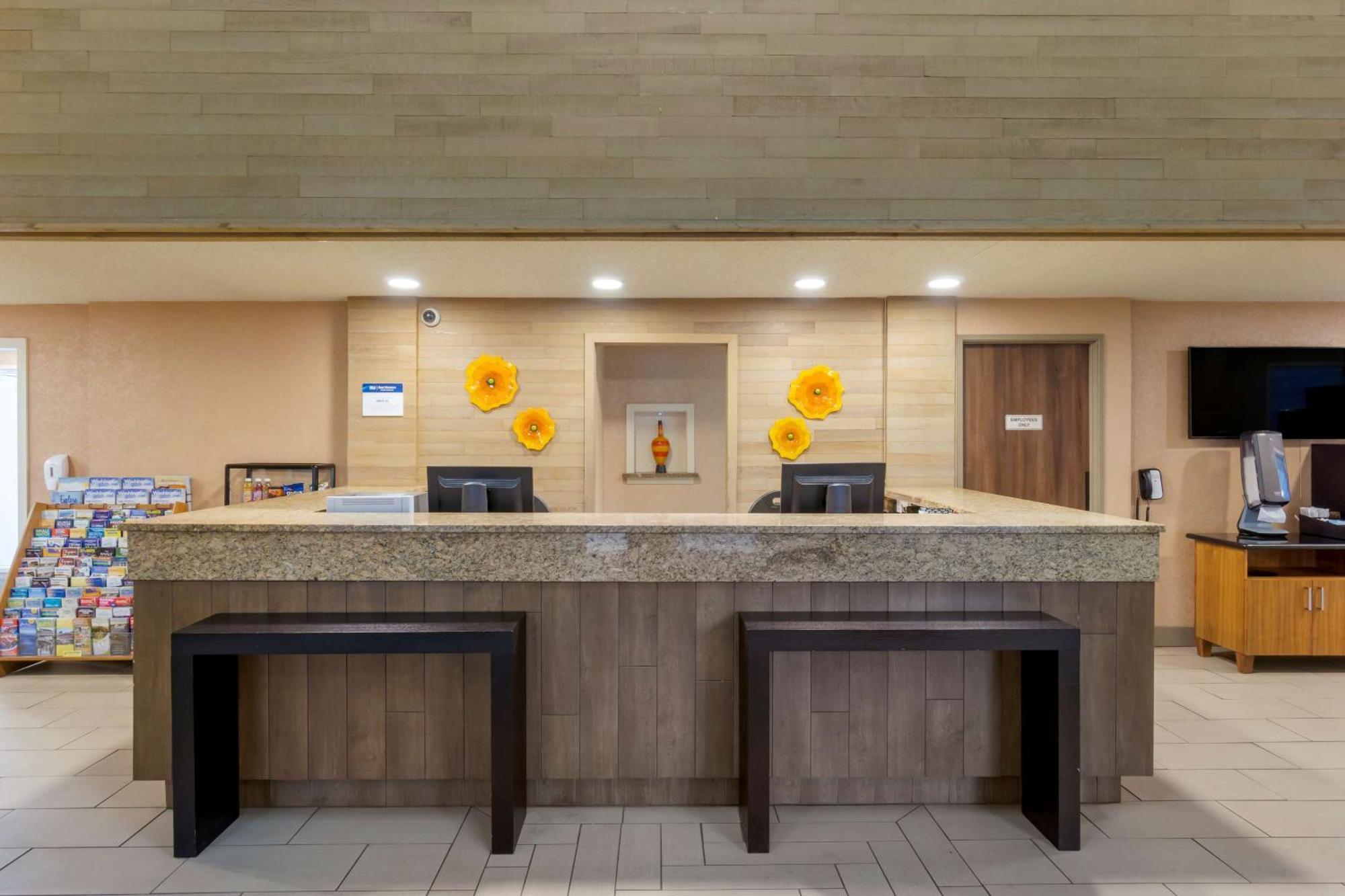 Best Western Plus Oak Harbor Hotel&Conference Center Exterior foto